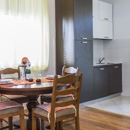Apartment Amber Koromačno Værelse billede